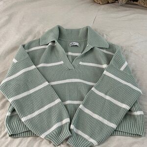 Hollister Sage Green & White Striped V‑Neck Sweater